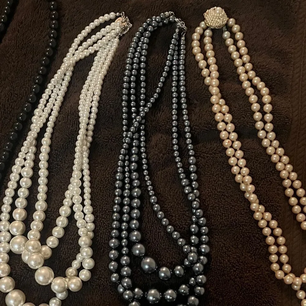 Unique Vintage Black and White Pearl Necklace Set